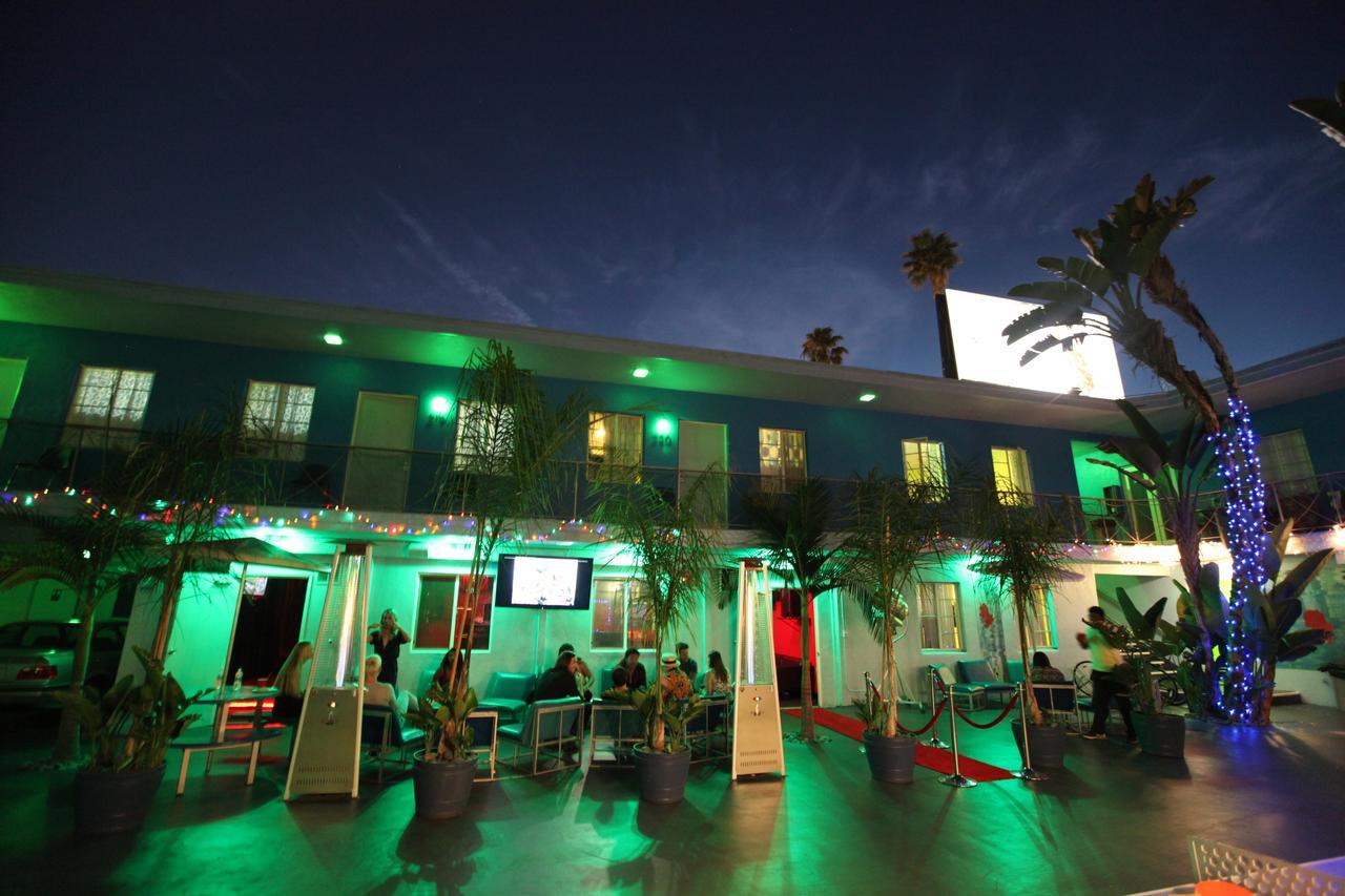 Banana Bungalow Hollywood Hotel & Hostel Los Angeles Exterior photo